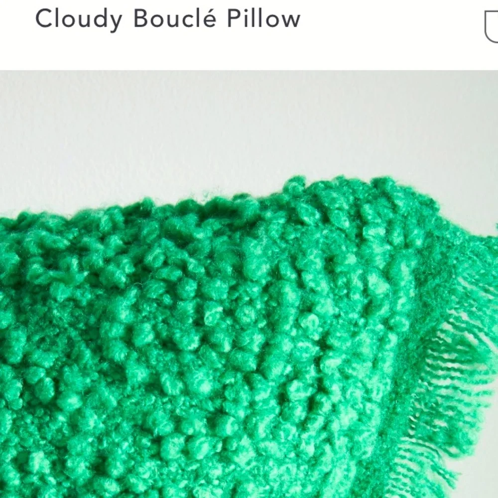 Huge Cloudy Boucle Pillow 22 x 22
